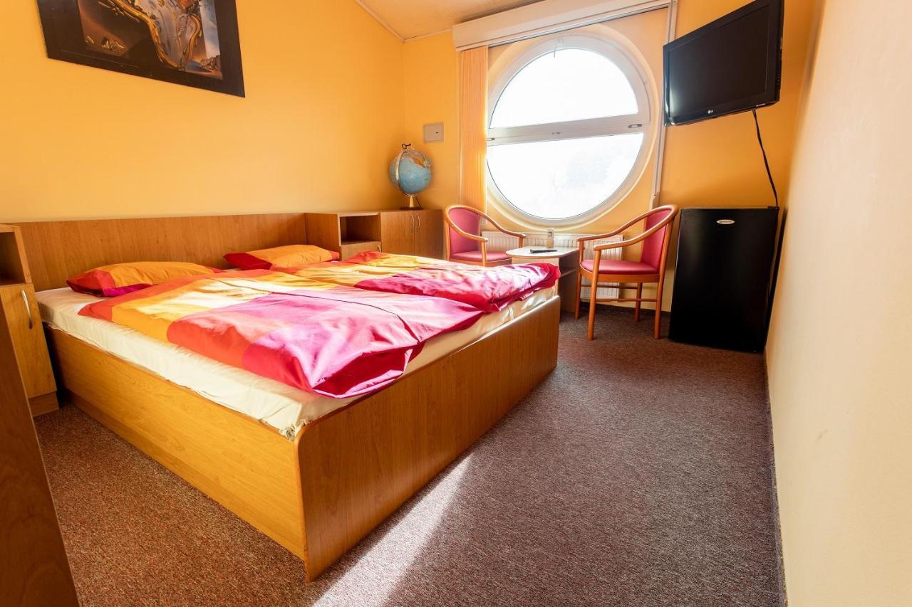 Penzion Skolicka Prague Ngoại thất bức ảnh